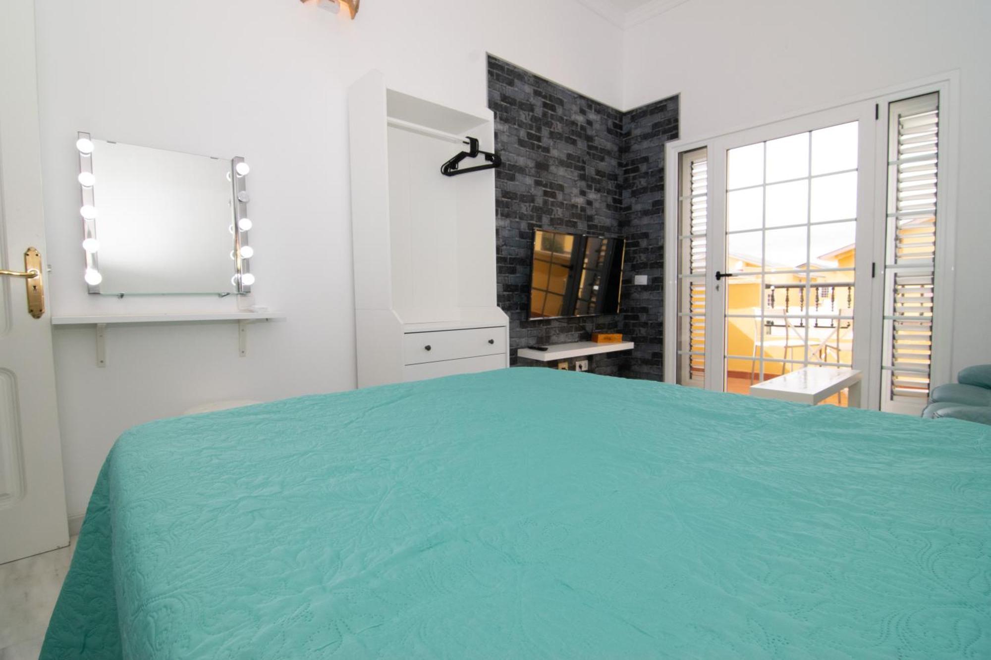 The Safe Point Suites Castillo Castillo del Romeral Εξωτερικό φωτογραφία